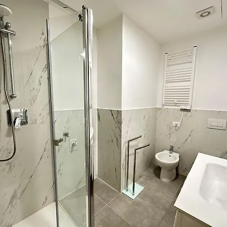 Luxury House Near The Funicular Apartman *